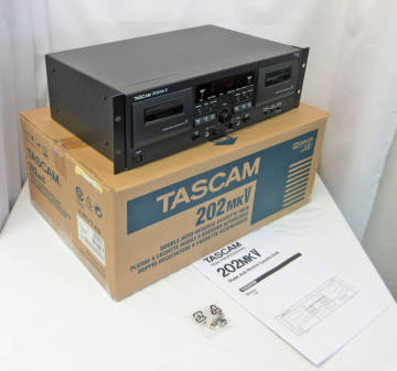再生 早送り 巻戻しOK/現状品 ダブルオートリバースカセットデッキ TASCAM/タスカム 202MKV ラックマウントビス 元箱 取説付 業務用 A295&theta;