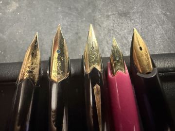 Y26081103 ペン先 18K 万年筆 5本セット 刻印あり PILOT 18K刻印 750刻印 パイロット 旧ロゴ Pマーク 18金 ヴィンテージ ゴールド 筆記具 