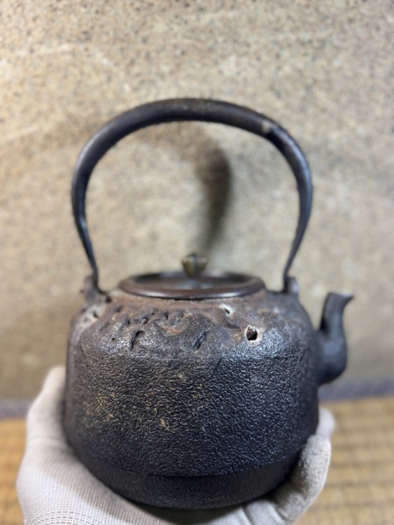小振り 龍文堂 破れ鉄瓶 明?治時代? 鉄瓶 煎茶道具 岩肌 大西清?右衛門