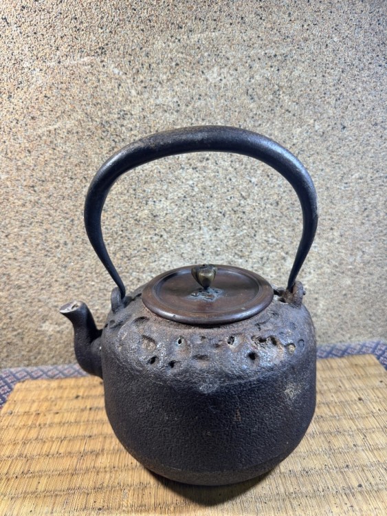 小振り 龍文堂 破れ鉄瓶 明?治時代? 鉄瓶 煎茶道具 岩肌 大西清?右衛門