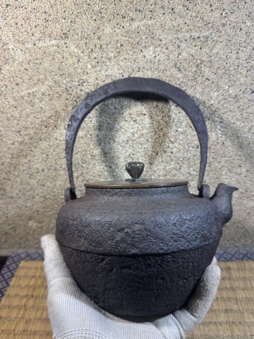 小振り 天明形 祥雲堂 釜師 岩肌 明治時代 鉄瓶 煎茶道具