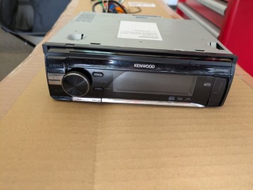 ケンウッド USB KENWOOD CD AUX カーオーディオ 1DIN u585SD