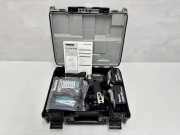 kd49）　未使用品　makita　マキタ　充電式インパクトドライバ　TD173DRGXB　ブラック　充電器・バッテリ2個付き