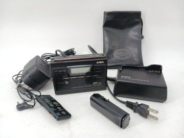 21193-01★AIWA/アイワ HS-JX50 ポータブルカセットレコーダー BBE システム リモコン 充電器付 通電確認済み★