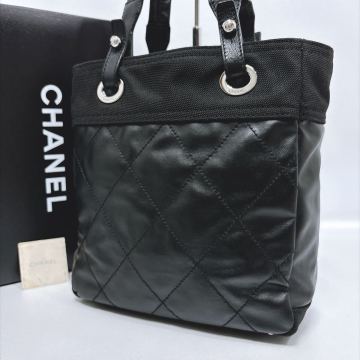 【シャネル】美品 パリビアリッツ PM トートバッグ ブラック キャンバス&times;PVC シリアルあり 正規品 ワンショルダーバッグ 訳あり