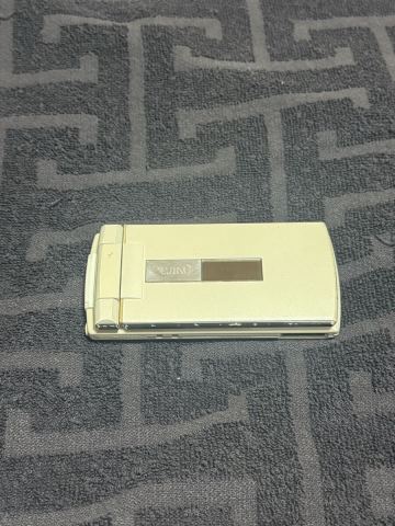 訳ありジャンク　ガラケー SHARP au W52SH 携帯電話本体レトロ携帯ホワイト　白