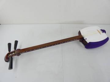 【18/エアテ】三味線 太竿 津軽三味線？ ケース付き 有棹弦楽器 撥弦楽器 楽器