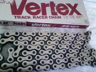 ピスト用 njs認定 シルバーチェーン ＨＫＫ Vertex １／２&times;１／８ 送料220円