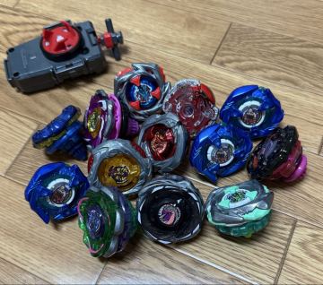 ベイブレードX ベイブレード　まとめ売り　シャークエッジ4-70e マンモスタスク2-80e ブラック　ナイトメイル　ネイビー　その他色々