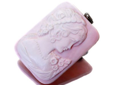 1円～【ジュエリー極】華やかな女性 高級天然コンクシェルカメオ 高級ロジウムメッキペンダントヘッド w6936i【送料無料】