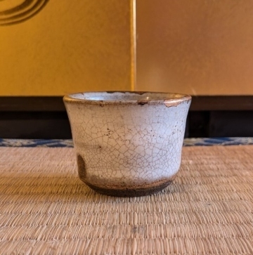 【特別出品 古唐津 ぐい呑】（検 酒器 おちょこ 盃 酒杯 酒盗 唐津 古唐津 美濃 志野 織部 瀬戸 備前 茶碗 茶器 茶道）