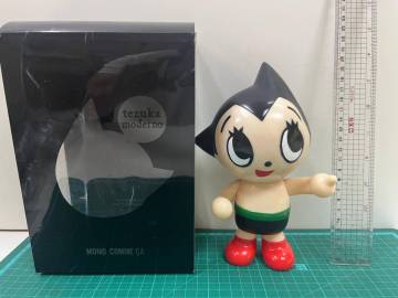 Tezuka Moderno X MONO COMME CA 鉄腕アトム 貯金箱 ソフビ
