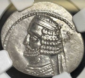 【古代パルティア銀貨】(NGC-AU 紀元前57-38年 4.00g)