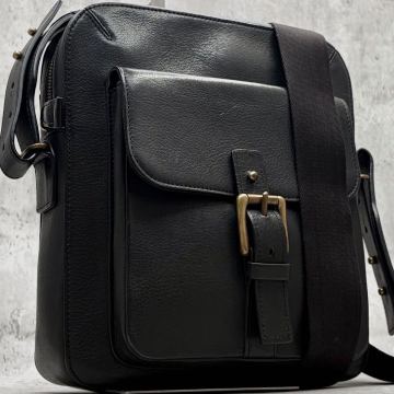 極美品/プレミアムフランス製レザー/超希少●dunhill ダンヒル ショルダーバッグ クロスボディ 斜めがけ ベルトロゴ 天然牛革 黒 ブラック