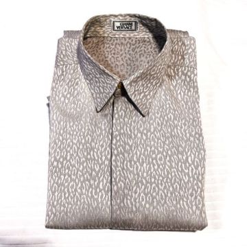 17★美品★GIANNI VERSACE★ヴェルサーチ★ベージュにマットオフホワイト系ゼブラ系アニマル柄 隠しボタンダウン比翼カラーの長袖シャツ50L