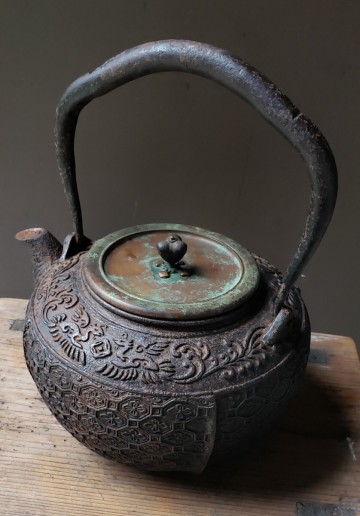 金龍堂 龍文堂 造 鉄瓶 銅蓋 鳳凰 花菱紋 茶道具 煎茶道具 時代 湯沸かし /検 連続 幾何学 亀文堂 光玉堂 安之介 雨宮宗 大国寿郎 秦蔵六