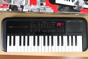 ヤマハ　ポータブルキーボード PSS-A50