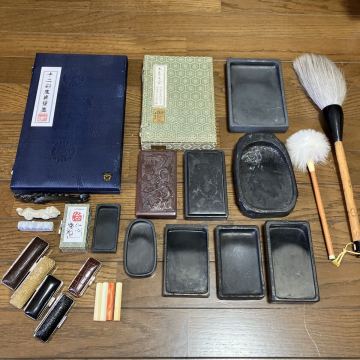 【書道具まとめて！】　 硯 すずり　十二彩生肖墨 書道用具　文房之宝　大筆　印鑑 文鎮など　アンティークコレクション