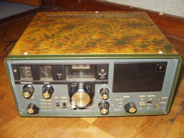 YAESU FRG-7 COMMUNICATIONS RECEIVER