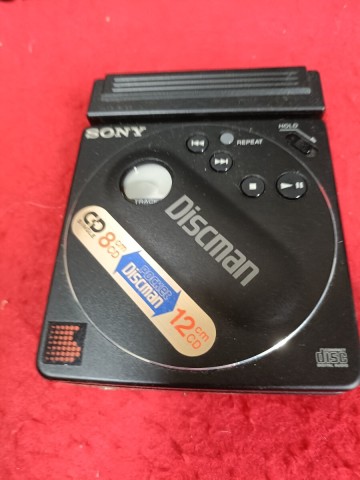 SONY ポータブルCDプレーヤー Discman　D&minus;88　　　ジャンク