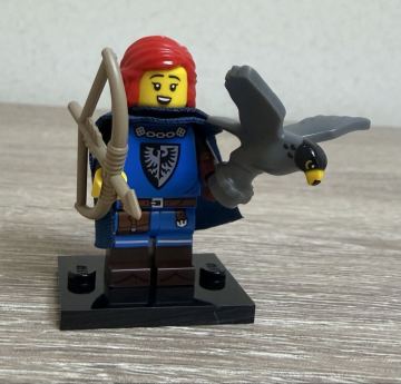 レゴ LEGO 5番　71037 ミニフィグシリーズ24から　　　5番 鷹匠
