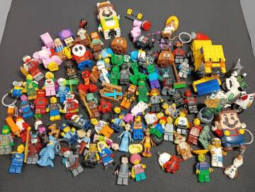 ■ジャンク品　LEGO　人形、動物、パーツなど大量
