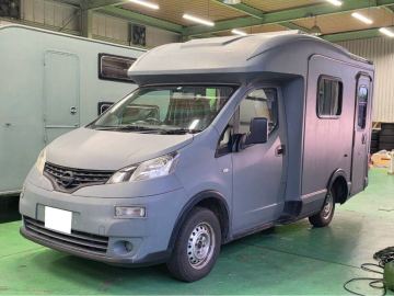 【AtoZ製アルファ】日産 NV200 キャンピング 車検R10年9月 ☆家庭用エアコン／大容量リチウム／ソーラー／外部電源／5人就寝／装備多数