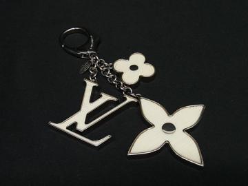 1円 LOUIS VUITTON ルイヴィトン M65085 エピ ビジューサック フルール ドゥ キーリング キーホルダー シルバー系&times;アイボリー系 HB5152