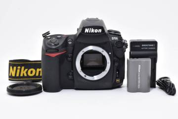 NIKON D700 ニコン デジタル一眼レフ ボディ 充電器付き ★ KKT1965a 1円スタート！