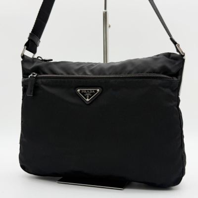 PRADA プラダ ショルダーバッグ カメラバッグ テスートナイロン 三角ロゴプレート シルバー金具 ブラック 黒 レザー 肩掛け 斜め掛け
