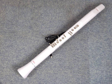 AKAI ◆ アカイ ウィンドシンセサイザー　　EWI SOLO　　Special Edition White　美品 ◆ スピーカー内蔵　簡単な動作確認済み