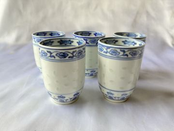 景徳鎮　貴商品　中国美術 染付蛍手煎茶碗5客　模様　 蛍焼 煎茶道具　玩玉 蛍手 染付 直径直径4.8cm　高さ約7cm中国美術 NO6