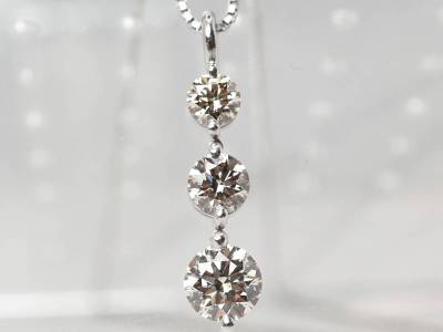 【10876D】Pt900/Pt850 天然ダイヤモンド 計1.101ct/0.589ct/0.307ct/0.205ct/4.4g ネックレス