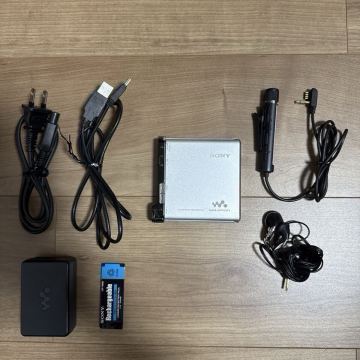 極美品・完動！SONY MZ-RH1 Hi-MD 2009年製！両ディスプレイ表示OK！NetMD WALKMAN MDウォークマン ソニー ポータブルMDプレーヤー