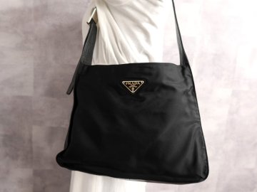 ●超美品●PRADA プラダ●三角ロゴプレート●ポコノ ナイロン ナッパ レザー 本革●ショルダー バッグ●黒●SV金具●ヴィンテージ●Js70558