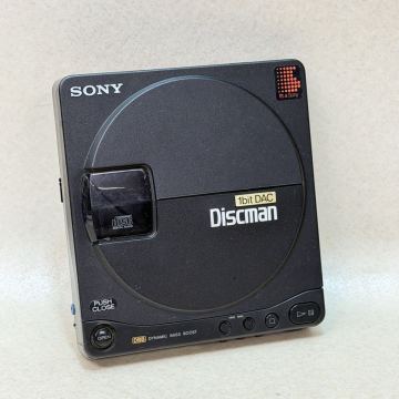 E2124★中古品★ SONY ソニー Discman D-99 ポータブルCDプレーヤー★ジャンク扱い★現状品★同梱不可