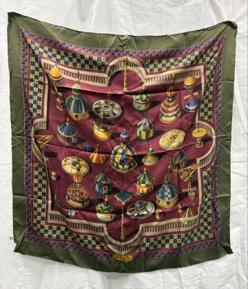 Salvatore Ferragamo スカーフ サイズ約87x87cm 状態良好　現状品　(60s)