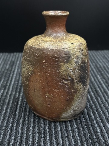 金重陶陽　備前焼　三角徳利 酒器 在銘 陶器 壺