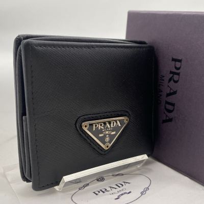 【美品】箱付き！　PRADA プラダ サフィアーノ 三角ロゴ コインケース 小銭入れ　ウォレット　レザー ブラック黒　レディース　メンズ　786