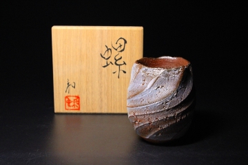 □■特選酒器展！石田和也　螺　ぐいのみ 酒器 盃 石盃 日本酒　独自の技法 螺法　新進気鋭の実力作家■□師：伊勢﨑淳 懐石 料亭 割烹