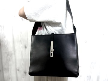 美品 Ferragamo フェラガモ ガンチーニ ショルダーバッグ ワンショルダー バッグ レザー 黒 107034