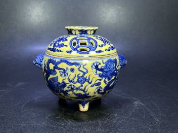 【初代三浦竹泉】倣古黄釉雲竜　中国美術 黄地青花 龍文香炉 三足香炉 染付 香道具 骨董品　 古美術 骨董品 時代物 茶道具