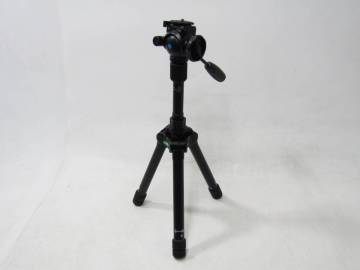 IB3912/80 ベルボン UT-43Q 小型トラベル三脚 フリュード雲台 FHD-43M Velbon