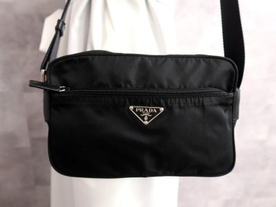 ●超美品●PRADA プラダ●三角ロゴプレート●ポコノ ナイロン カーフ レザー●カメラ ショルダー バッグ●黒●SV金具●イタリア製●Js71432