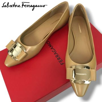 u27 新品 Salvatore Ferragamo サルヴァトーレ フェラガモ パンプス ポインテッドトゥ フラットシューズ ZEA ベージュ 5 イタリア製 正規品