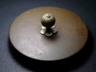 ▲60G1467▲古銅製・花蕾摘蓋・重厚感がある鉄瓶の蓋・銅蓋・茶道具・蓋のみ・検/お茶茶事懐石茶釜