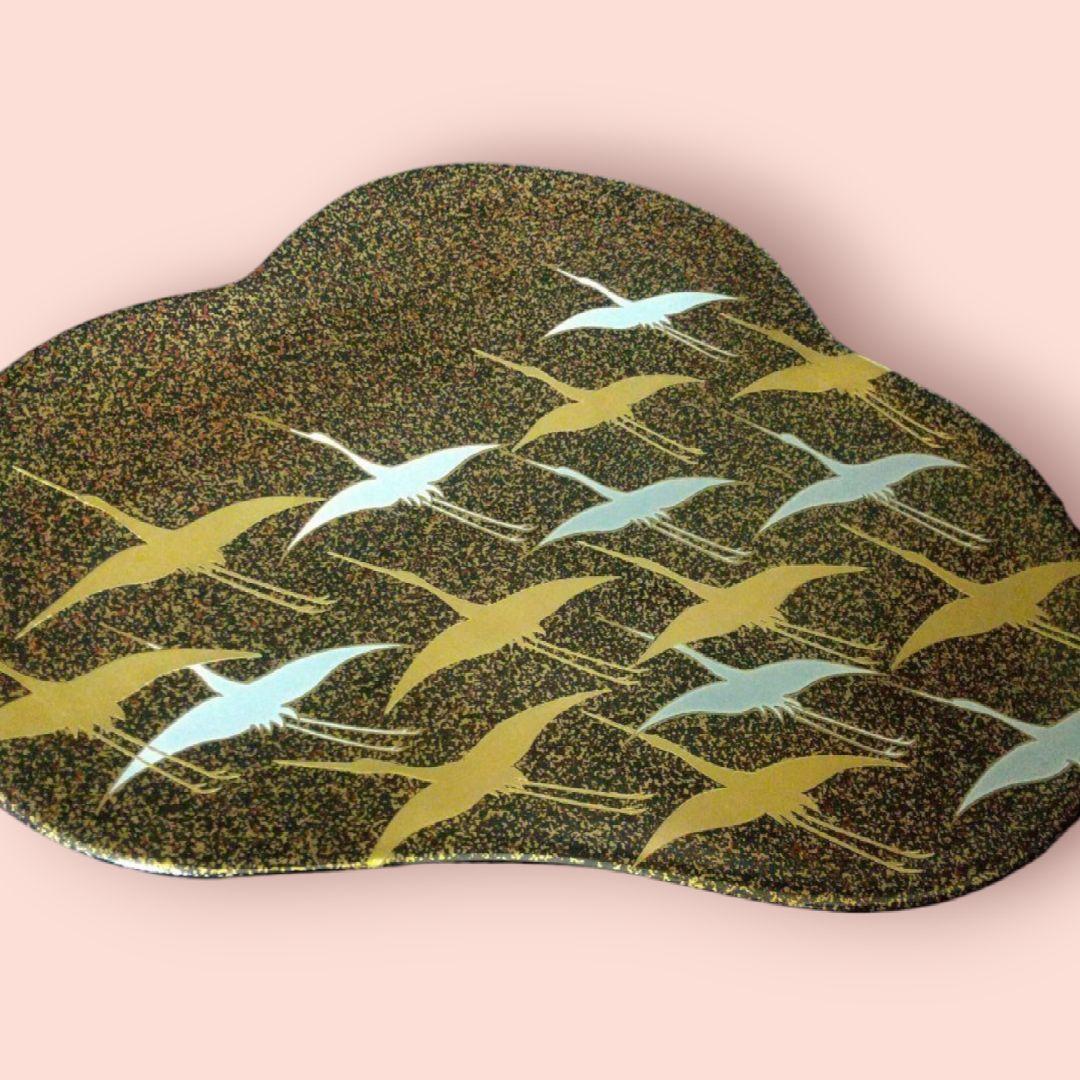 有田焼　幸楽窯　松型のお皿　　新春　お祝い　鶴　 飛翔