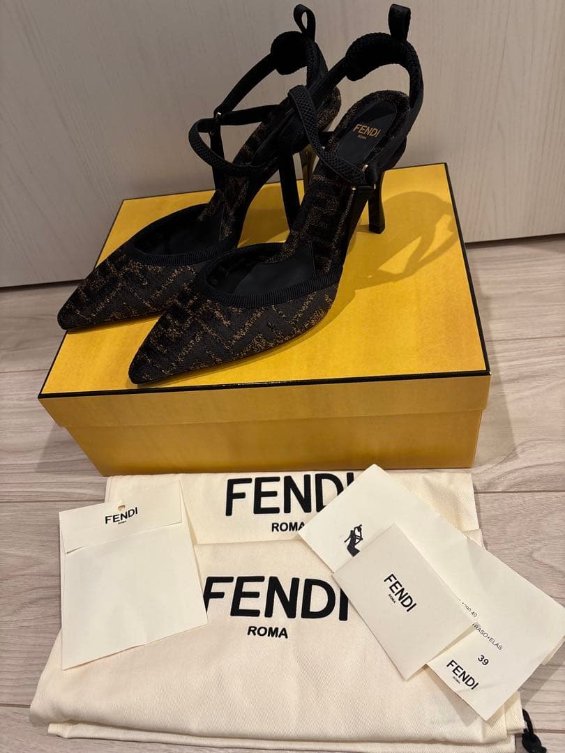 FENDI ロゴハイヒール 39サイズ
