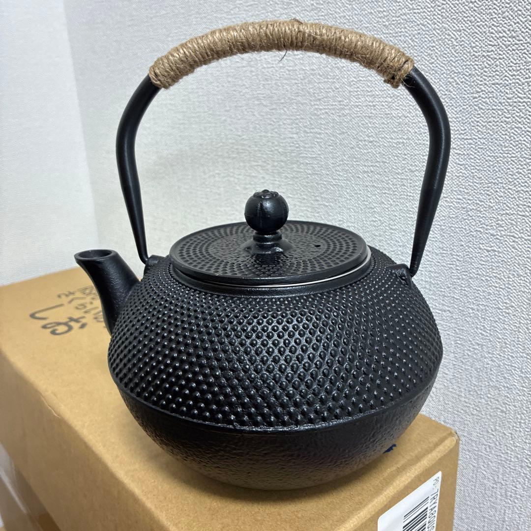 鋳鉄製 黒い急須 麻紐巻きハンドル