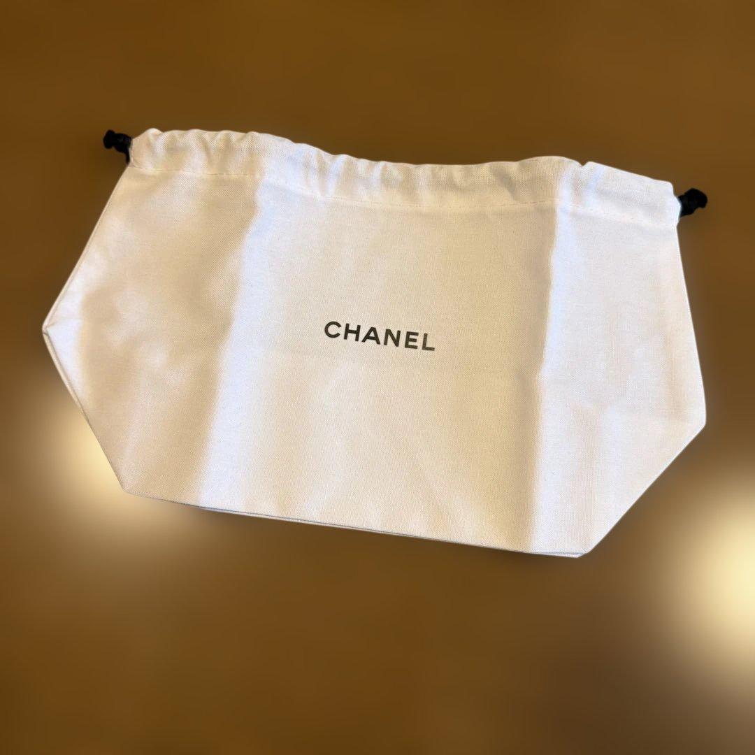 CHANEL ホワイト 巾着ポーチブラックポーチ